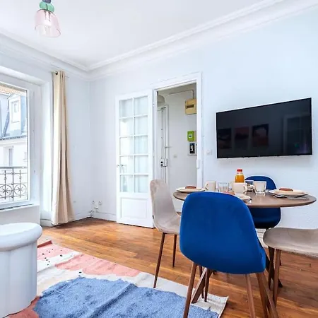 Apartment Blue And Pink Flat Next Montparnasse - Ii Paris