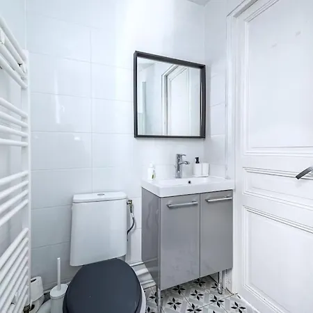 Apartment Blue And Pink Flat Next Montparnasse - Ii